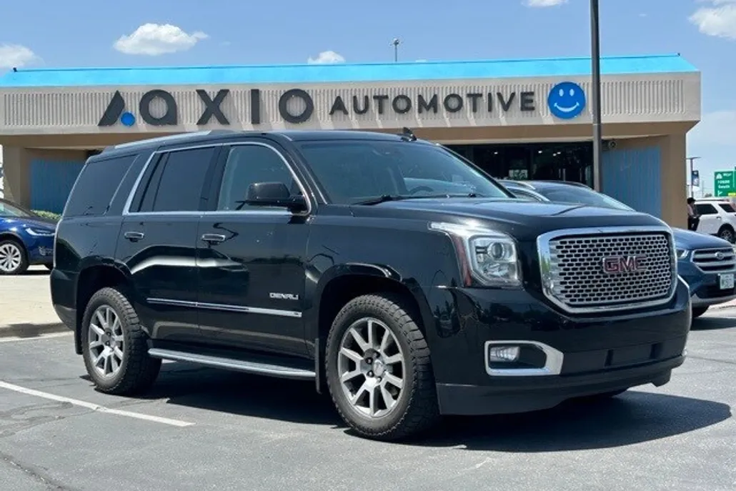 2017 Gmc Yukon Denali photo 1