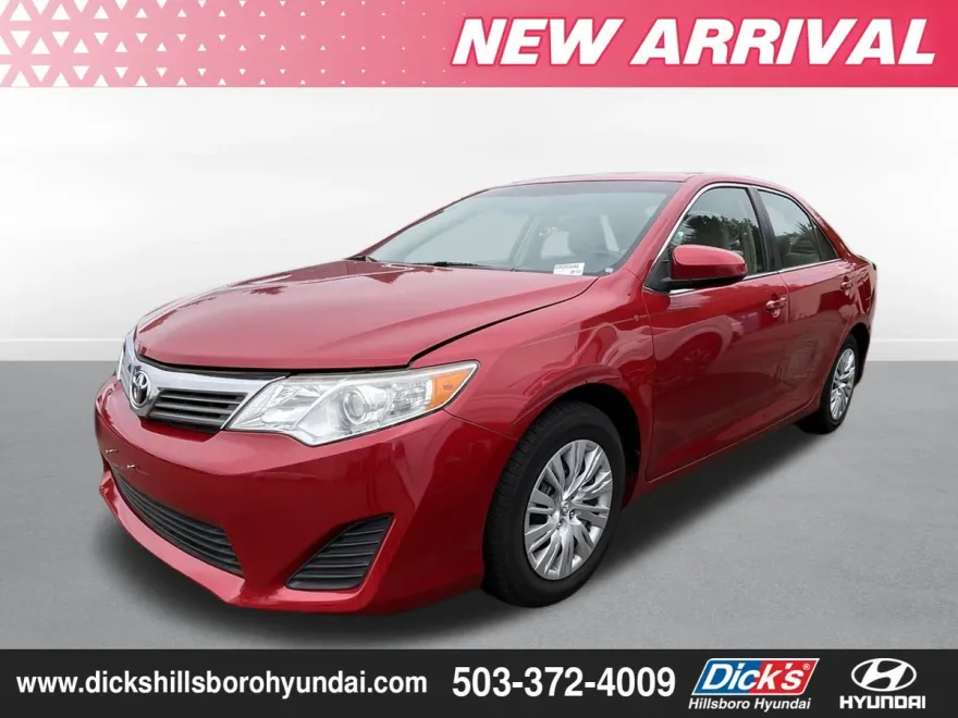 2013 Toyota Camry LE photo 1