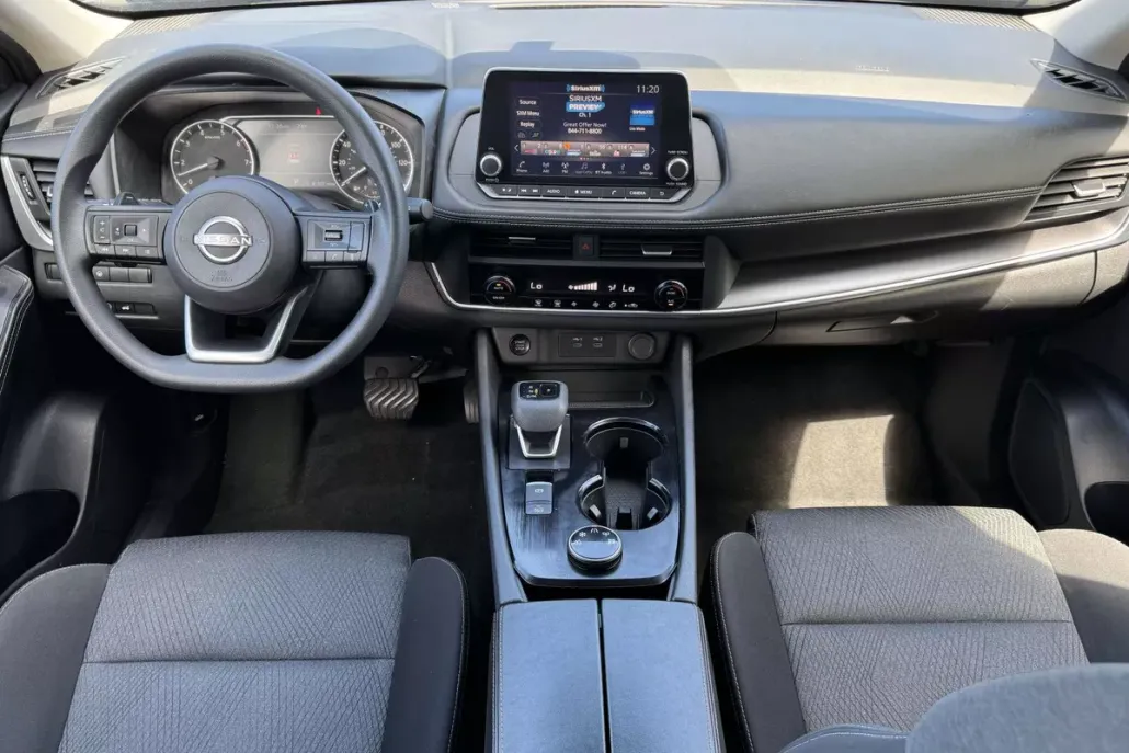 2024 Nissan Rogue SV photo 1
