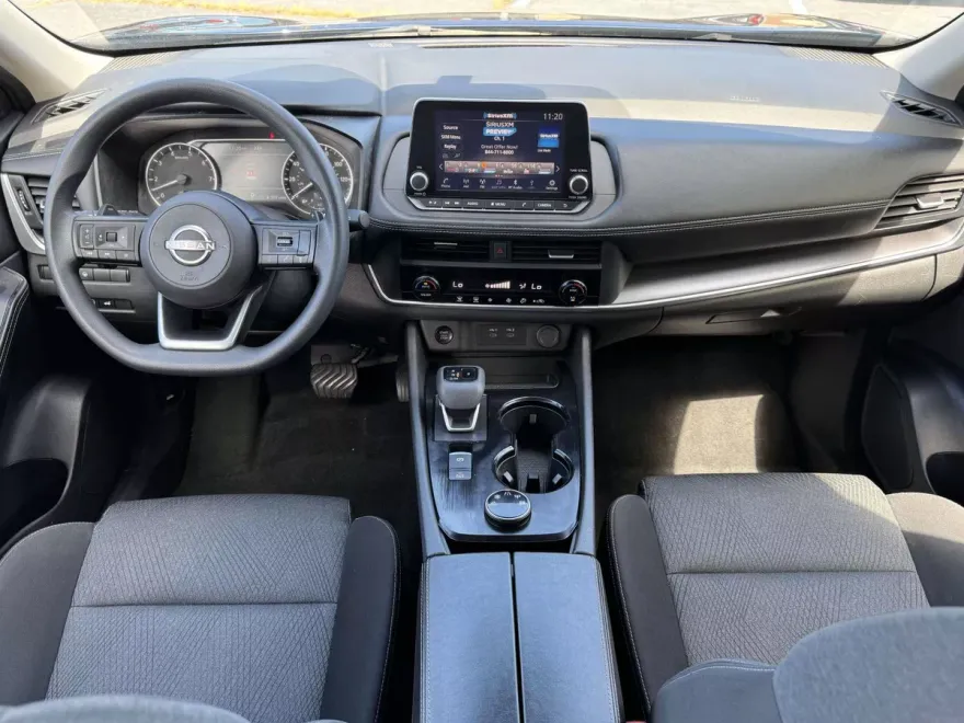 2024 Nissan Rogue SV photo 1