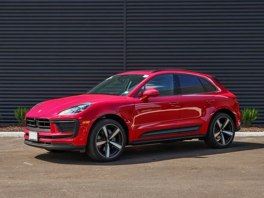 2025 Porsche Macan T photo 1