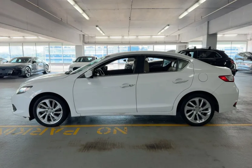 2017 Acura ILX Base Plus photo 1
