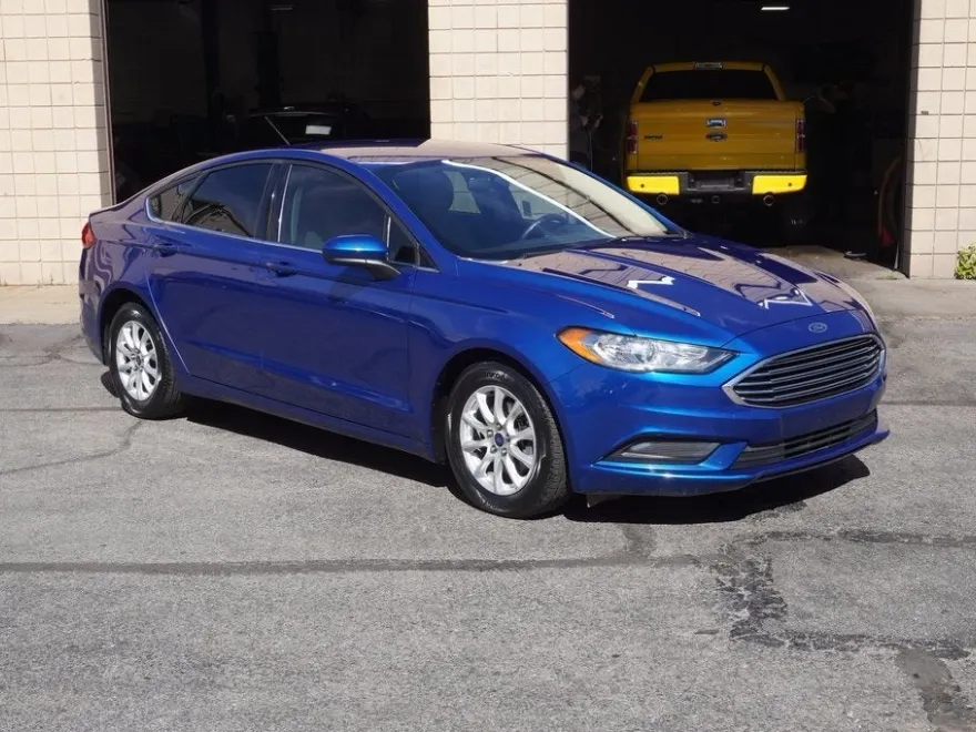 2018 Ford Fusion S photo 1