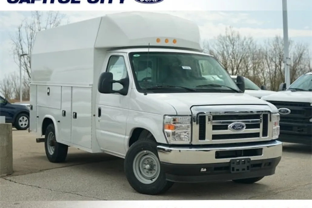 2025 Ford E-350 Base photo 1