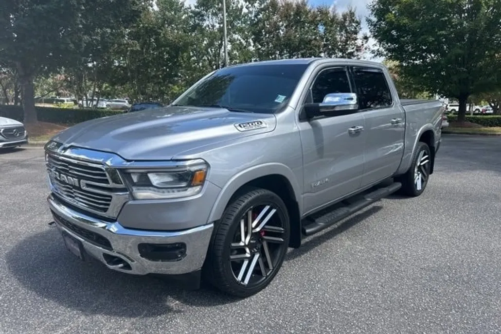 2019 Ram 1500 Laramie photo 1