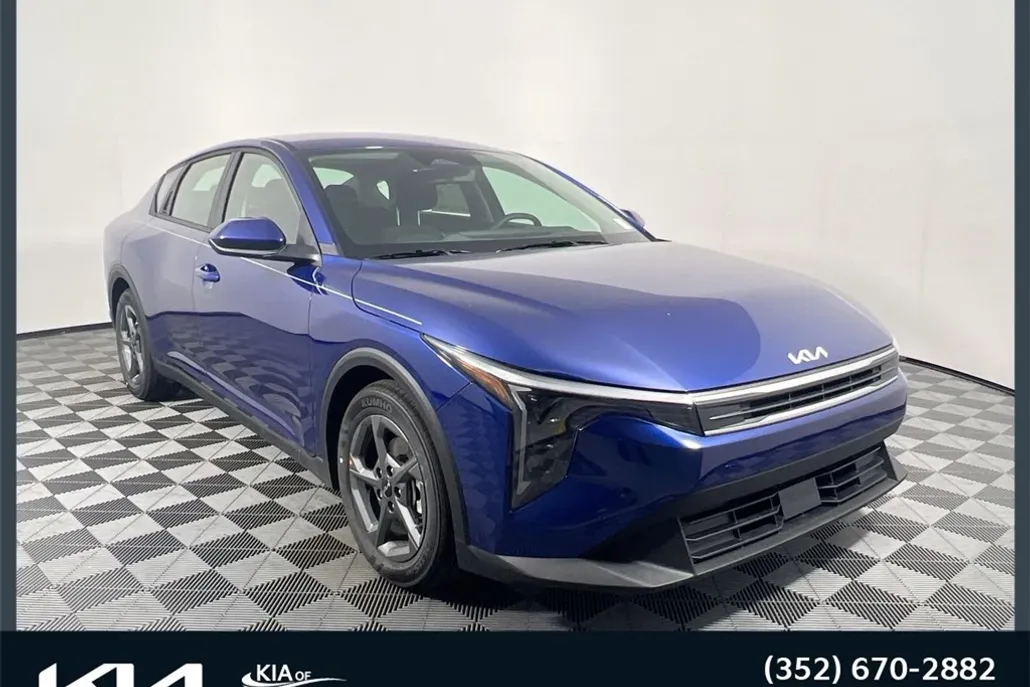 2025 Kia K4 LXS photo 1