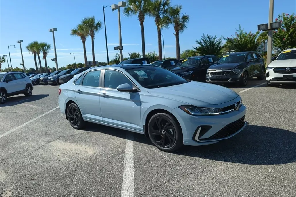 2025 Volkswagen Jetta 1.5T SE photo 1