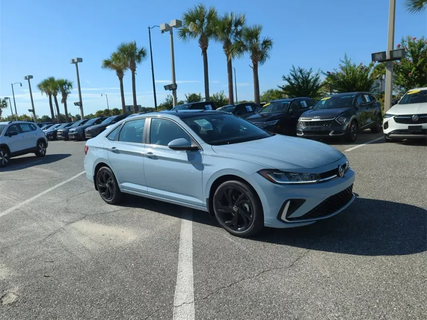 2025 Volkswagen Jetta 1.5T SE photo 1