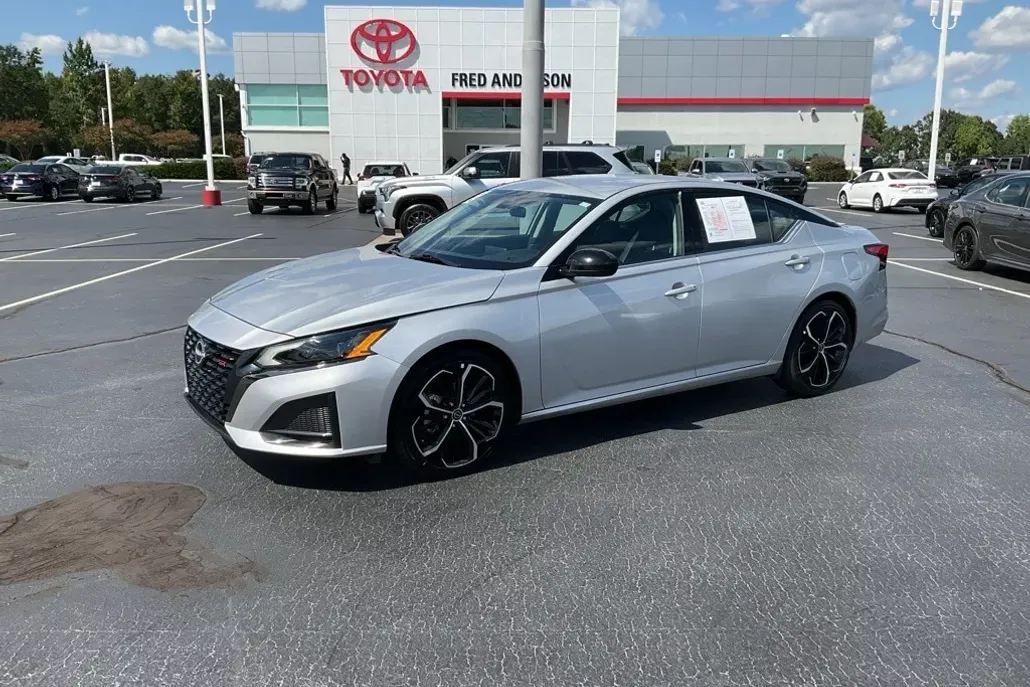 2024 Nissan Altima 2.5 SR photo 1