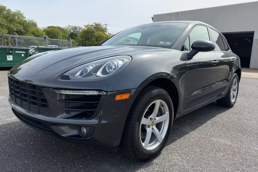 2018 Porsche Macan Base photo 1
