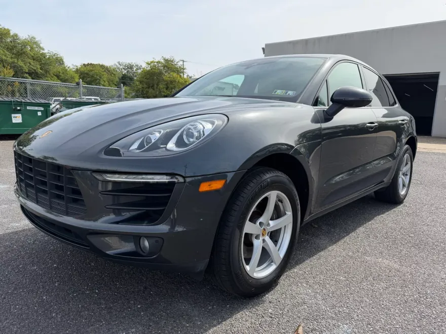 2018 Porsche Macan Base photo 1