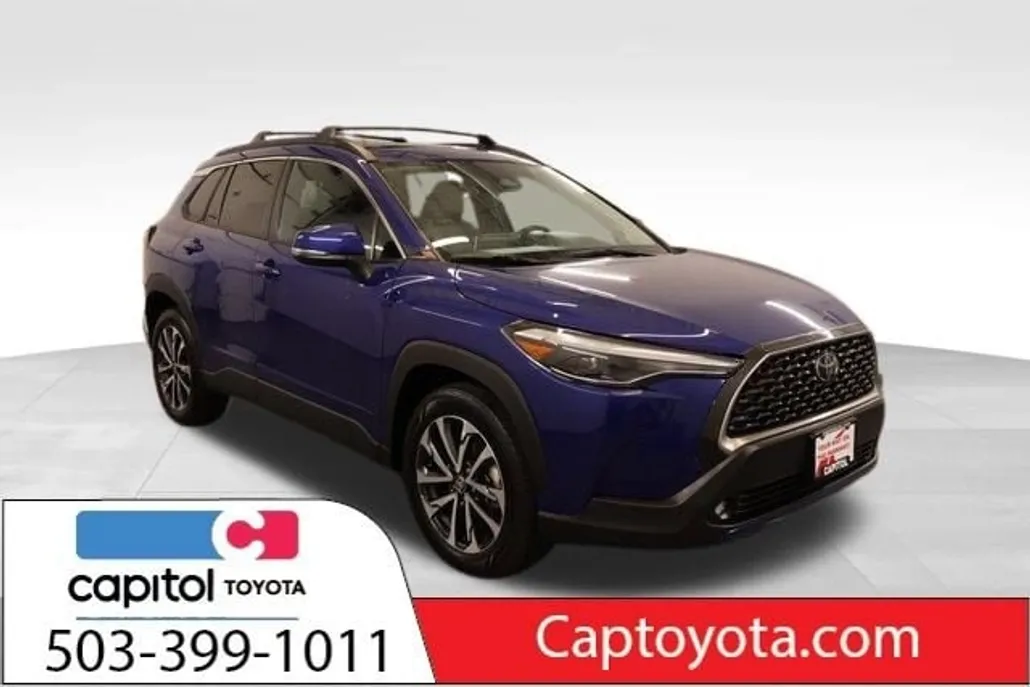 2024 Toyota Corolla Cross XLE photo 1