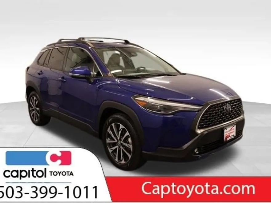 2024 Toyota Corolla Cross XLE photo 1