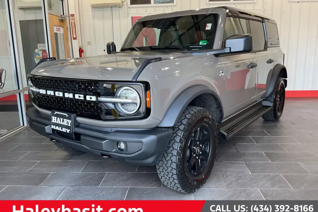 2025 Ford Bronco Outer Banks photo 1