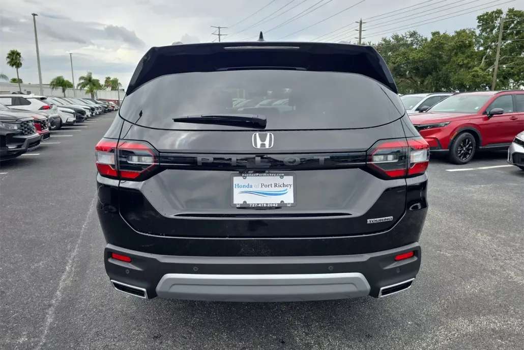 2025 Honda Pilot Touring photo 1