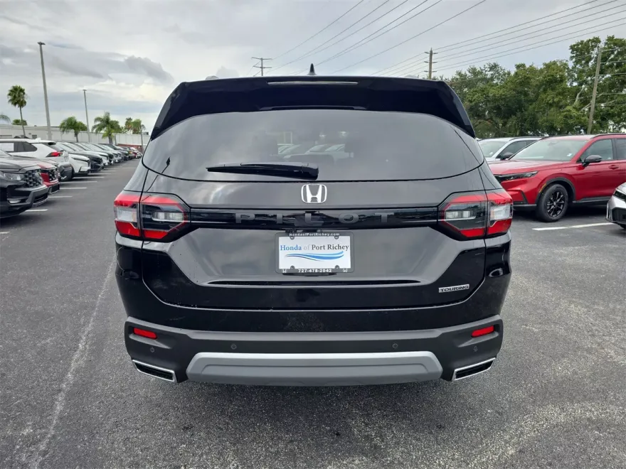 2025 Honda Pilot Touring photo 1