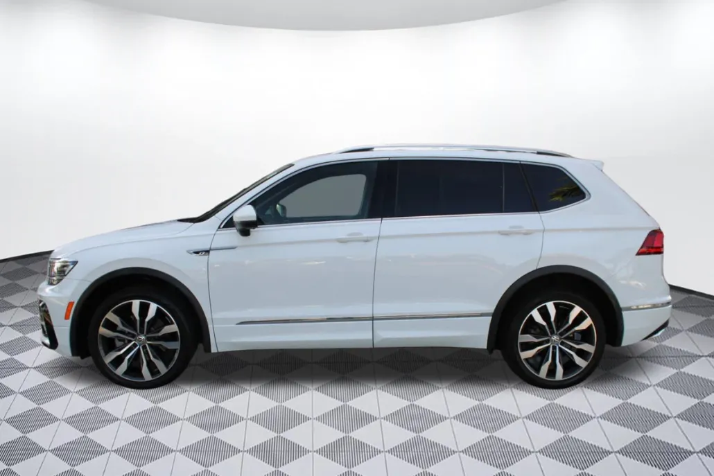 2021 Volkswagen Tiguan SEL Premium R-Line photo 1