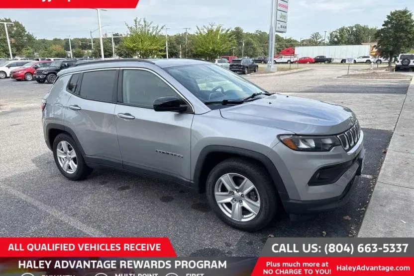 2022 Jeep Compass Latitude photo 1