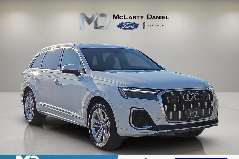 2025 Audi Q7 55 Premium Plus photo 1