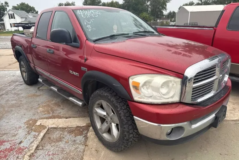 2008 Dodge Ram SLT photo 1