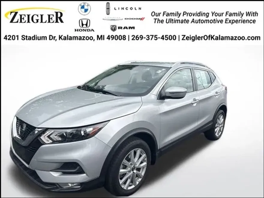 2022 Nissan Rogue Sport SV photo 1