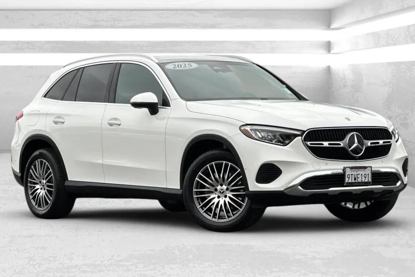 2025 Mercedes Benz GLC 300 4MATIC photo 1