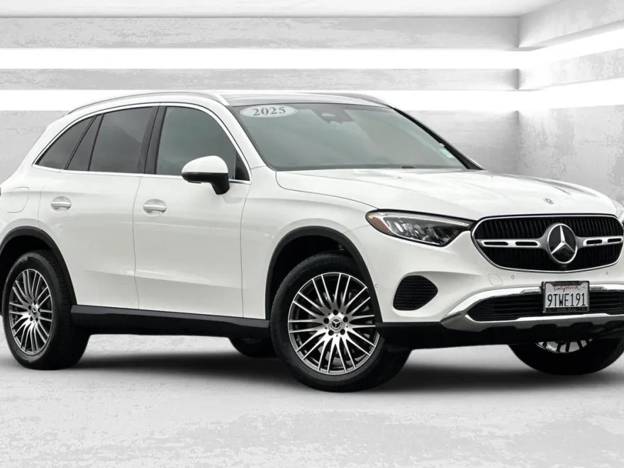 2025 Mercedes Benz GLC 300 4MATIC photo 1