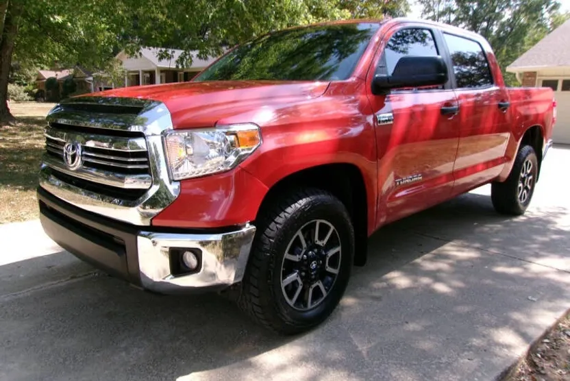 2016 Toyota Tundra SR5 photo 1