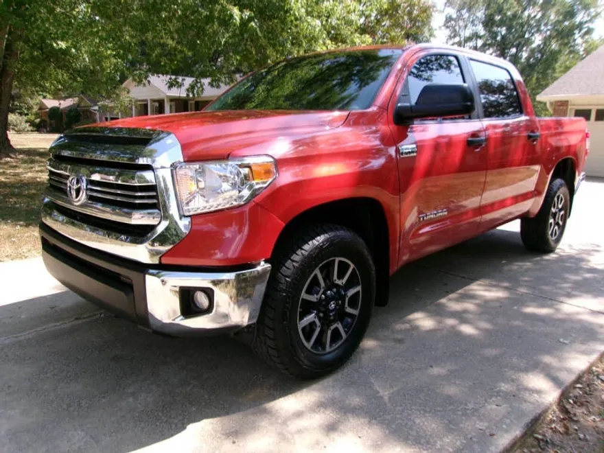2016 Toyota Tundra SR5 photo 1