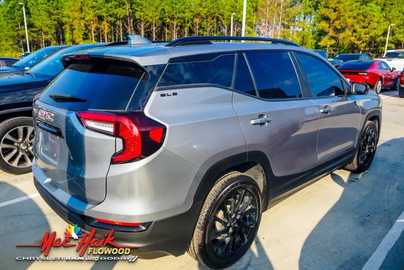2023 Gmc Terrain SLE Elevation photo 1