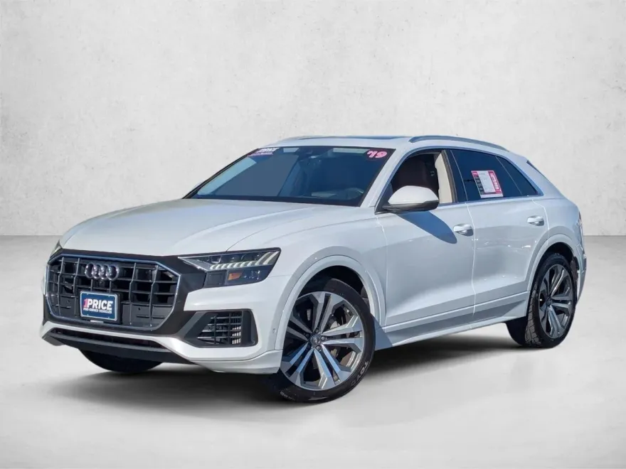 2019 Audi Q8 Prestige photo 1