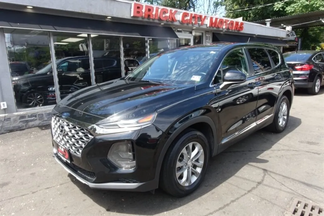 2019 Hyundai Santa Fe SE photo 1