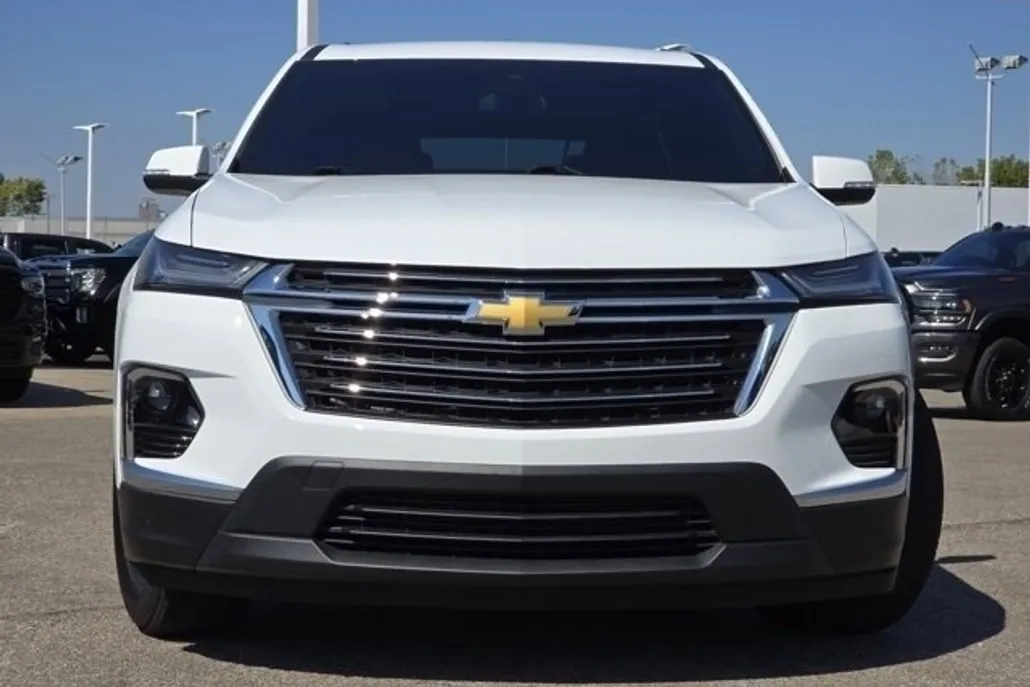 2024 Chevrolet Traverse Cloth photo 1