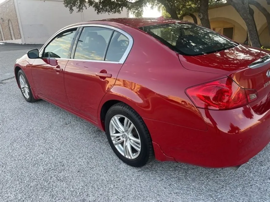 2011 Infiniti G37 photo 2