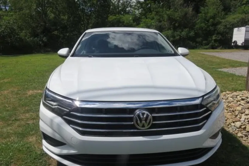 2020 Volkswagen Jetta SE R-Line photo 1
