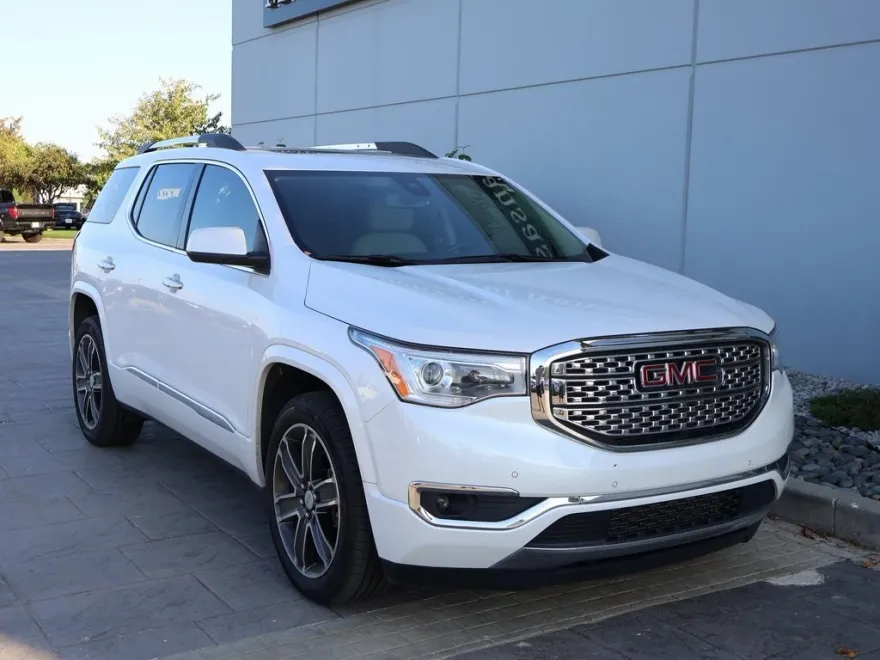 2019 Gmc Acadia Denali photo 1