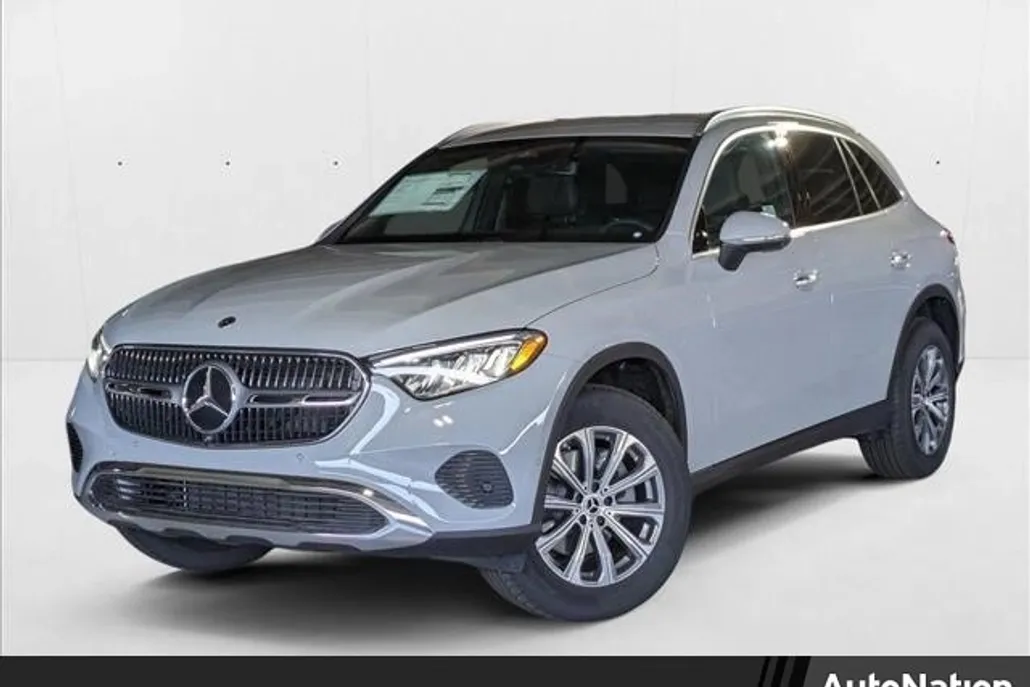 2025 Mercedes Benz GLC 300 photo 1