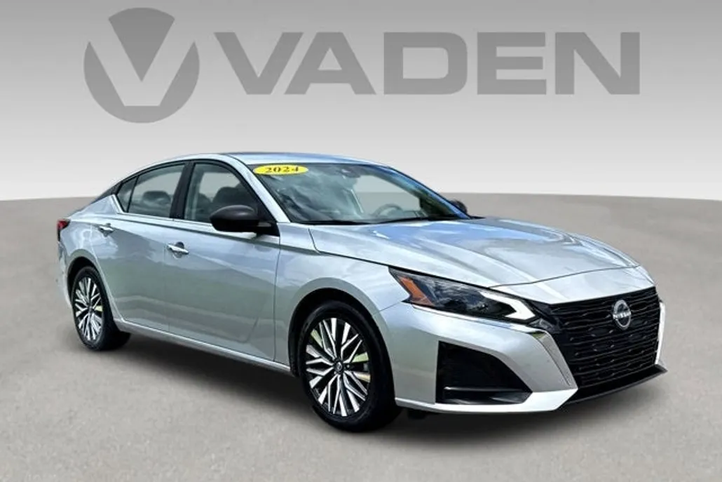 2024 Nissan Altima 2.5 SV photo 1