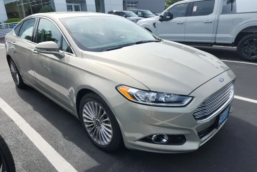 2015 Ford Fusion Titanium photo 1
