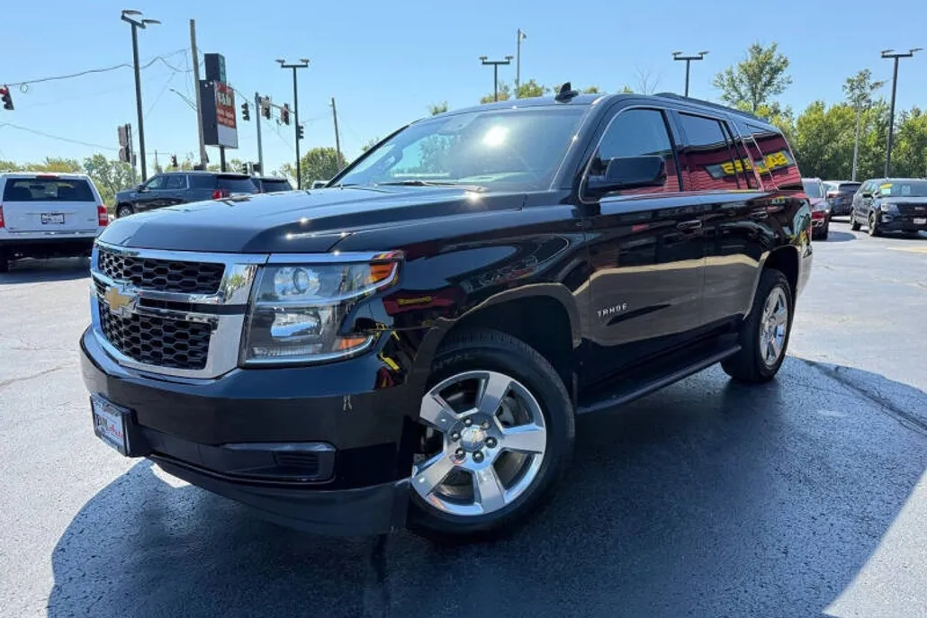 2017 Chevrolet Tahoe LT photo 1