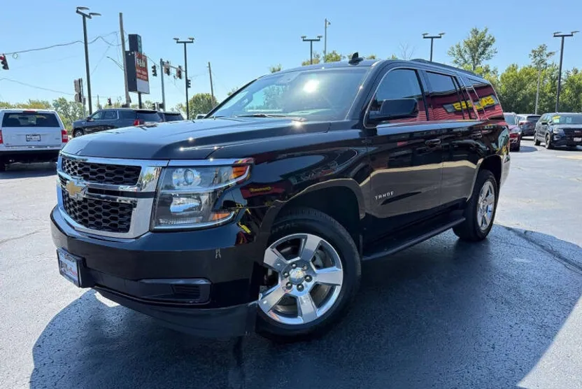 2017 Chevrolet Tahoe LT photo 1