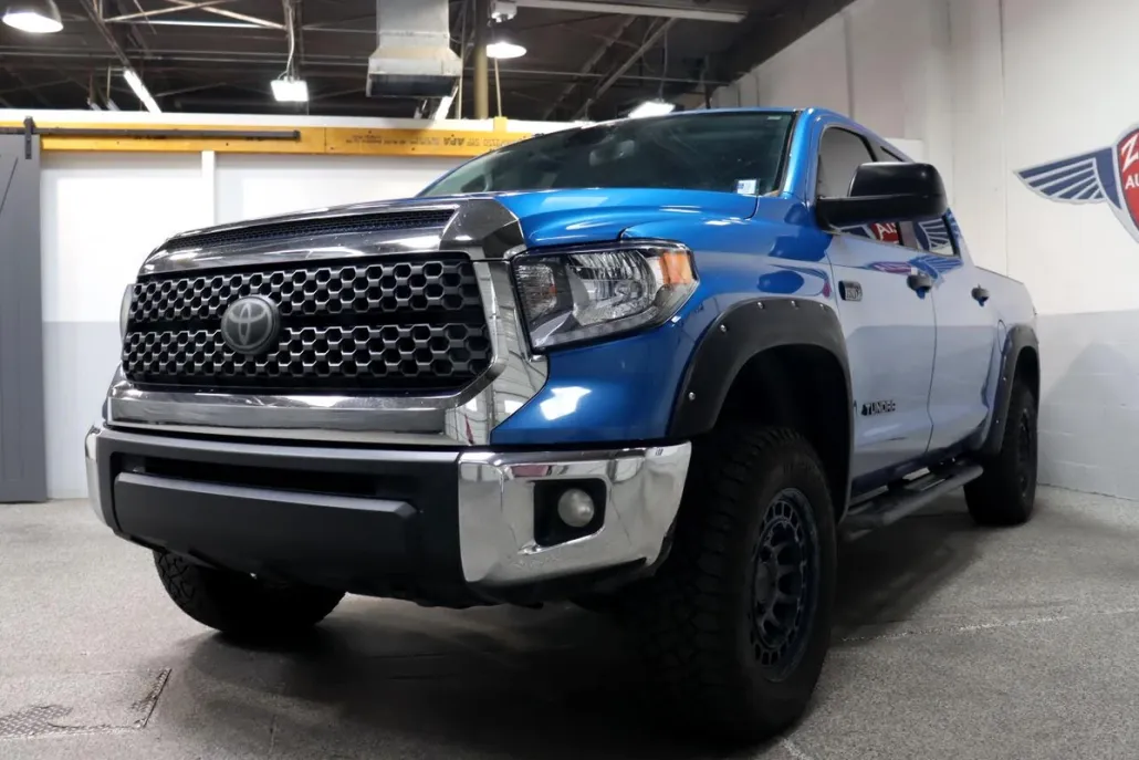 2018 Toyota Tundra CrewMax SR5 photo 1