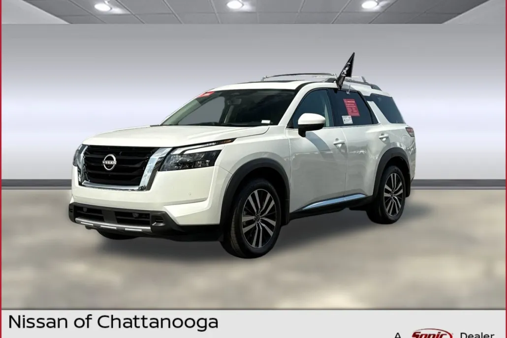 2025 Nissan Pathfinder Platinum photo 1