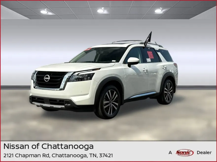 2025 Nissan Pathfinder Platinum photo 1