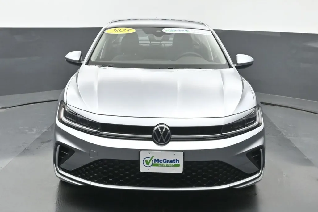 2025 Volkswagen Jetta 1.5T SE photo 1