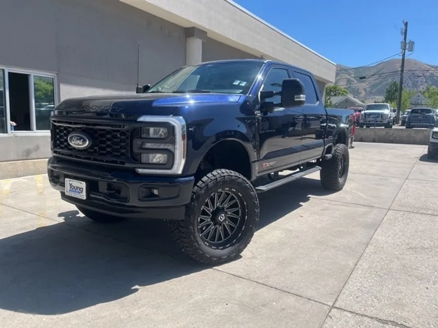 2024 Ford F-350 Lariat photo 1