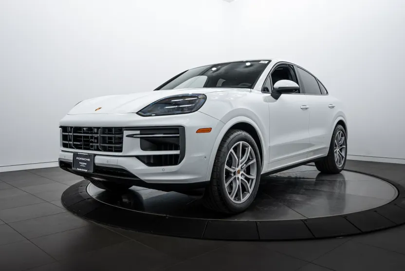 2025 Porsche Cayenne Coupe photo 1