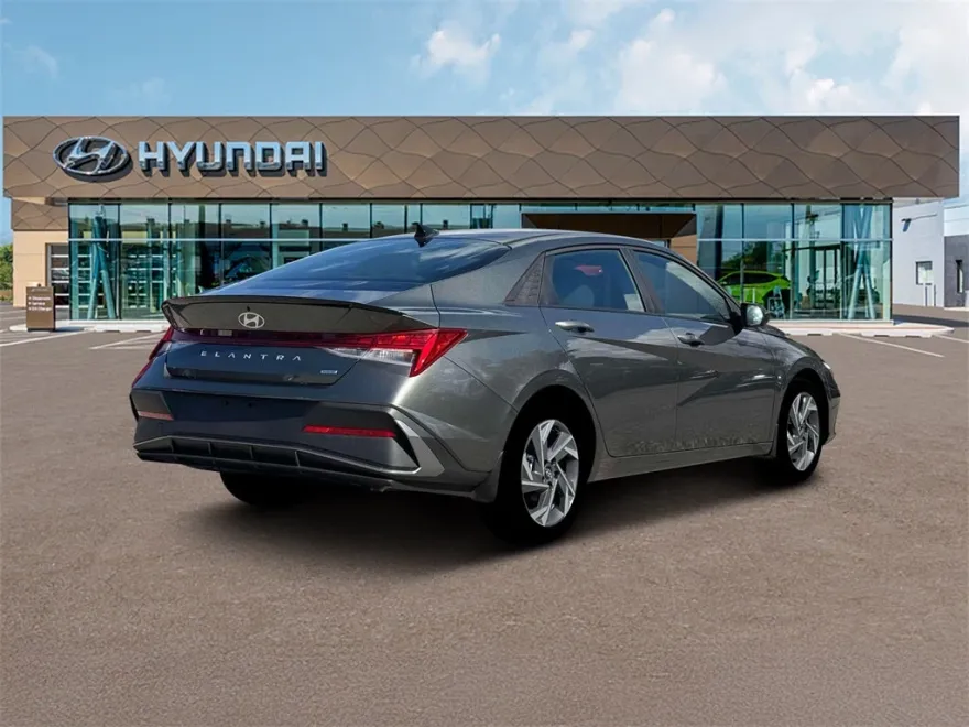 2025 Hyundai Elantra Hybrid SEL Sport photo 1