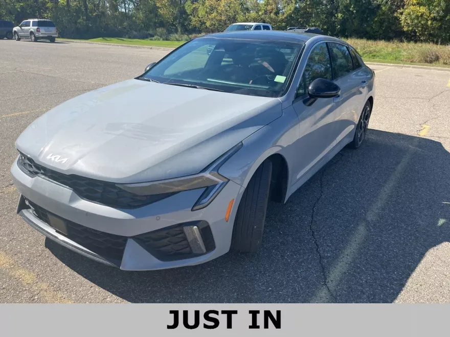2025 Kia K5 GT-Line photo 1