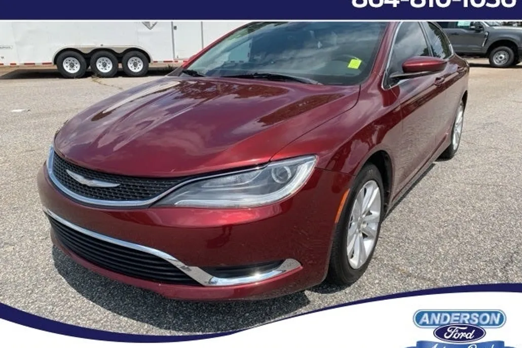2017 Chrysler 200 Limited photo 1